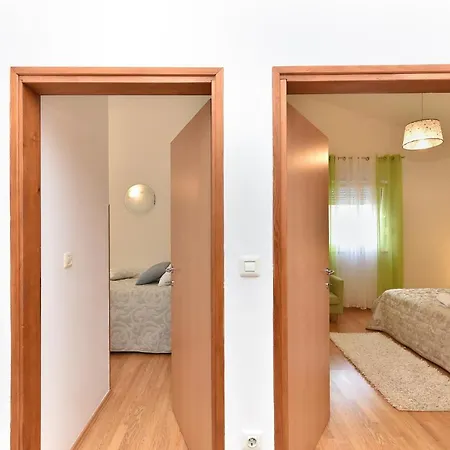 بيت للعطل House Kacana 2163