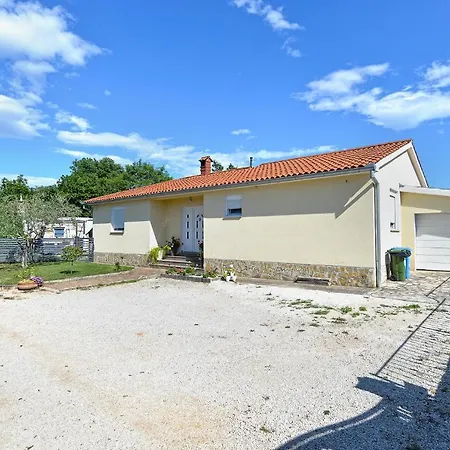 House Kacana 2163 * فودنيان