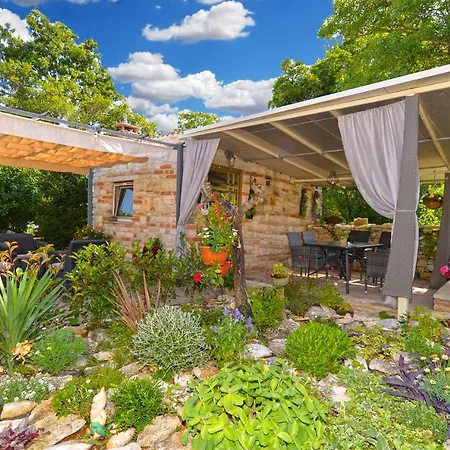 بيت للعطل House Kacana 2163 *