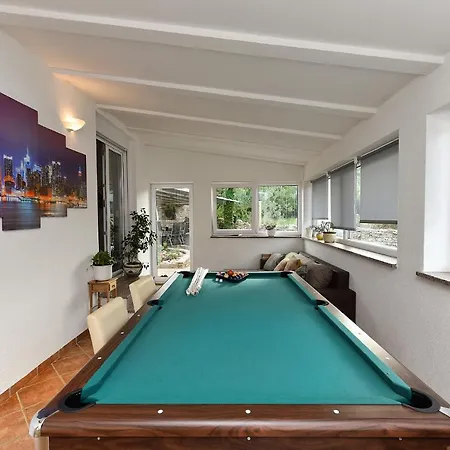 בית נופש House Kacana 2163