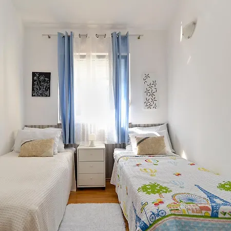 בית נופש House Kacana 2163 *