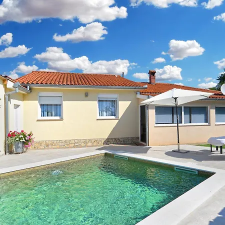 בית נופש House Kacana 2163