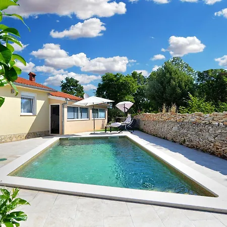 House Kacana 2163 * וודניאן